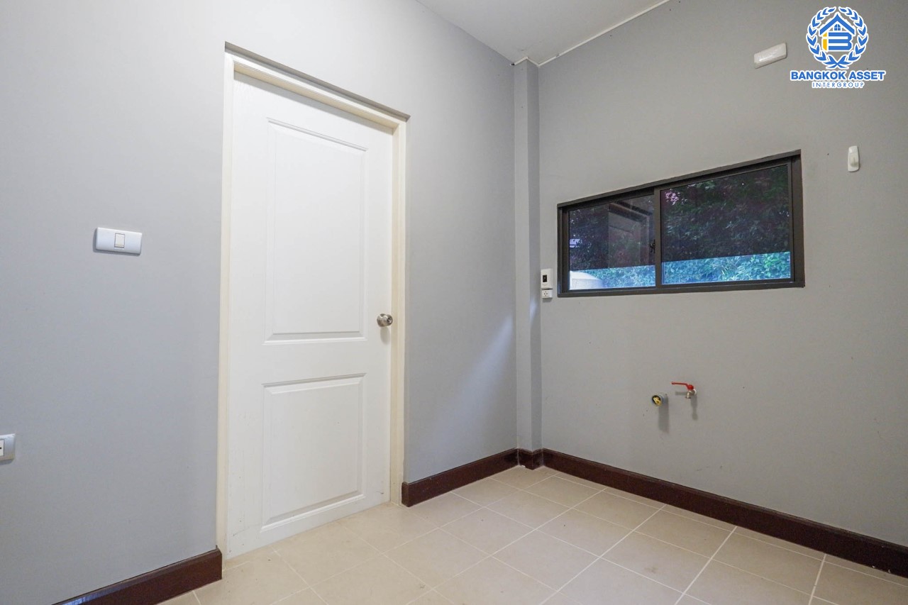 *****บ้านเดี่ยวมือสองย่านนนทบุรี ม.เซนโทร เวสต์เกต กาญจนาภิเษก คุณภาพแบรนด์ AP เนื้อที่มากถึง 52.2 ตร.ว. ฟังก์ชัน 3 ห้องนอน 2 ห้องน้ำ 2 ที่จอดรถ พร้อมของแถมมากมาย  บนทำเลเยี่ยม ใกล้เซ็นทรัลเวสต์เกต และรถไฟฟ้าสายสีม่วง "สถานีคลองบางไผ่"